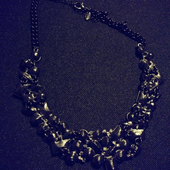 Colorful statement necklace - Picture 4 of 10